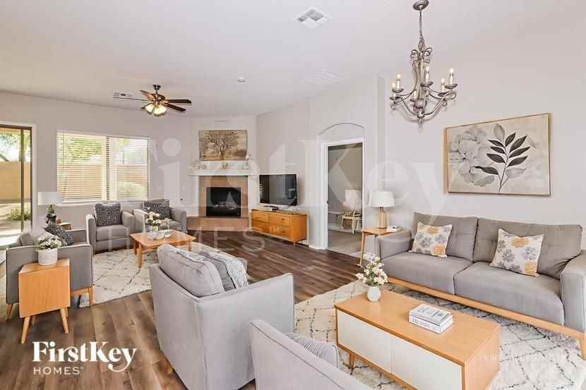 1809 South 123rd Drive - Photo 3 of 18