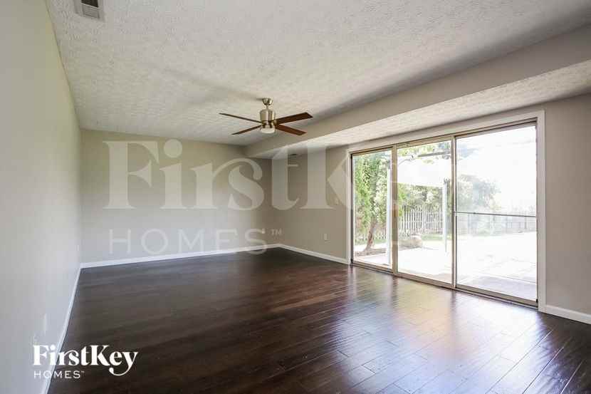 3033 Olympic Club Dr - Photo 3 of 15