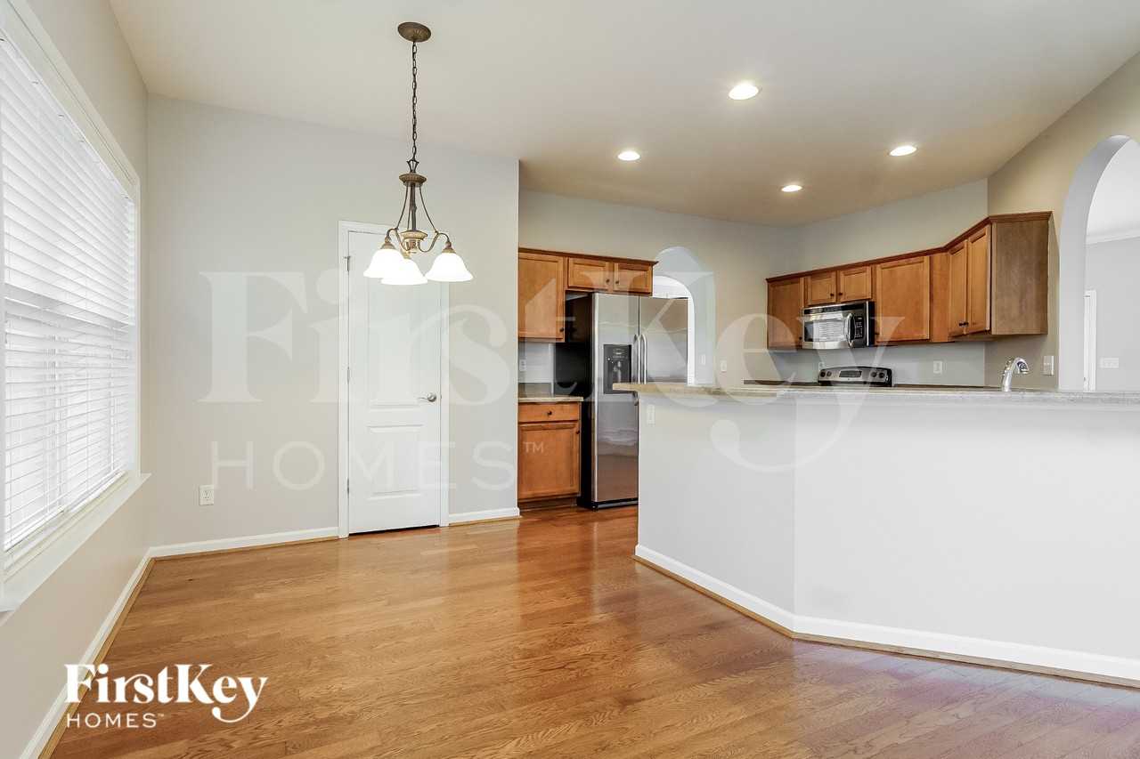 6837 Tyler Chase Dr - Photo 5 of 15