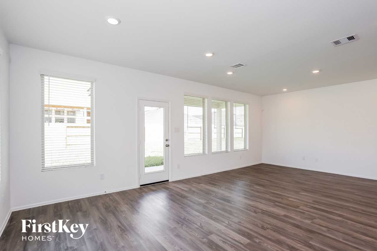 9011 Willowridge Ct - Photo 3 of 15