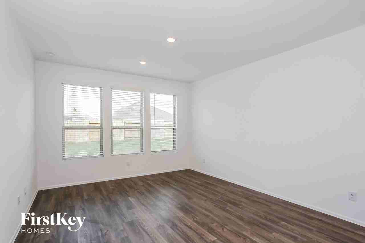 9011 Willowridge Ct - Photo 7 of 15