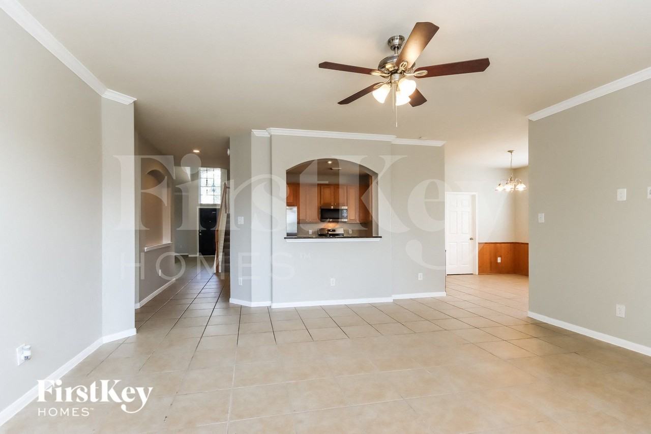 1002 Alp Springs Ct - Photo 5 of 15