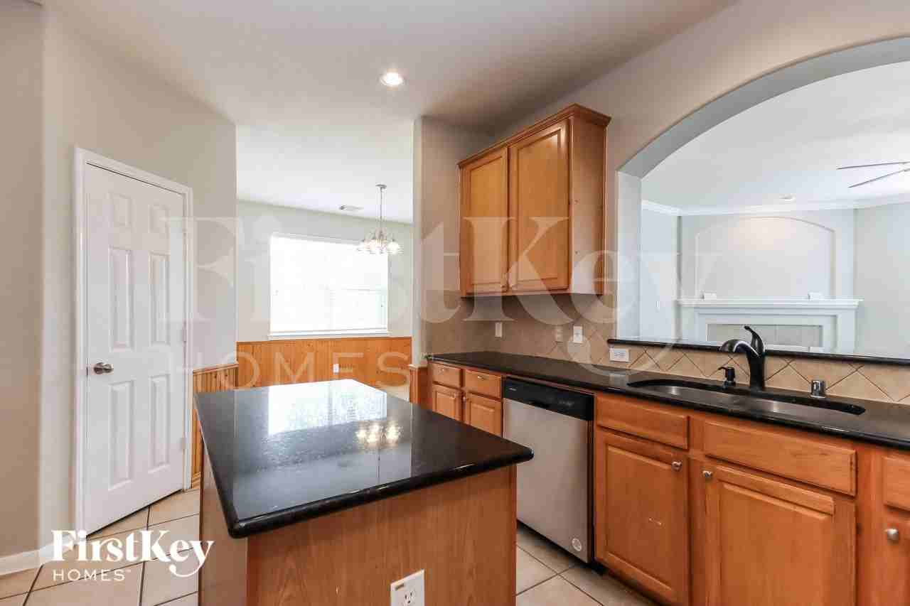 1002 Alp Springs Ct - Photo 7 of 15