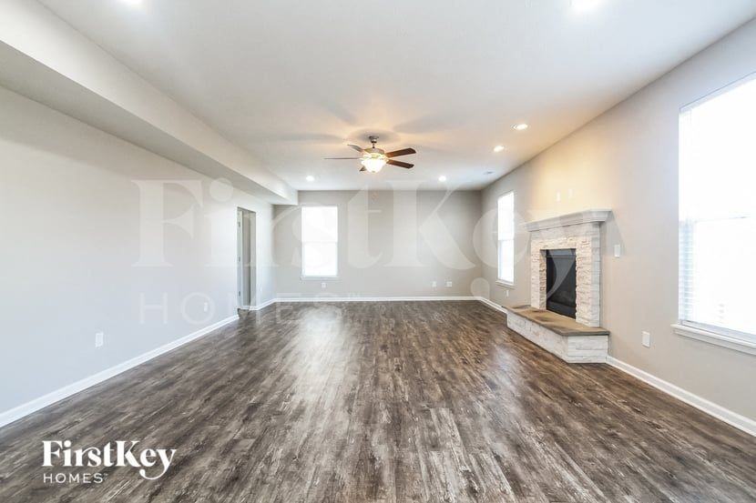 8959 Hemingway Dr - Photo 2 of 15