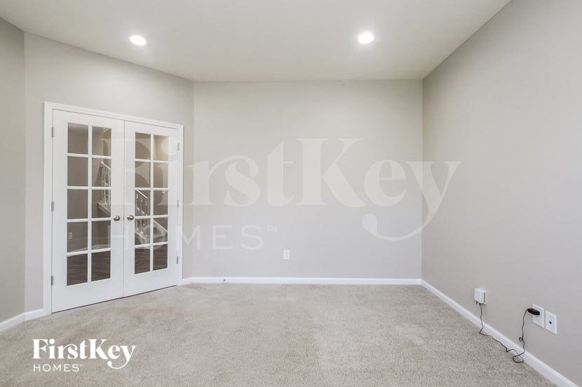 8959 Hemingway Dr - Photo 6 of 15