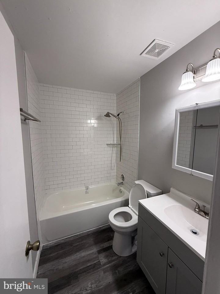 5055 Lakeland Court - Photo 3 of 3