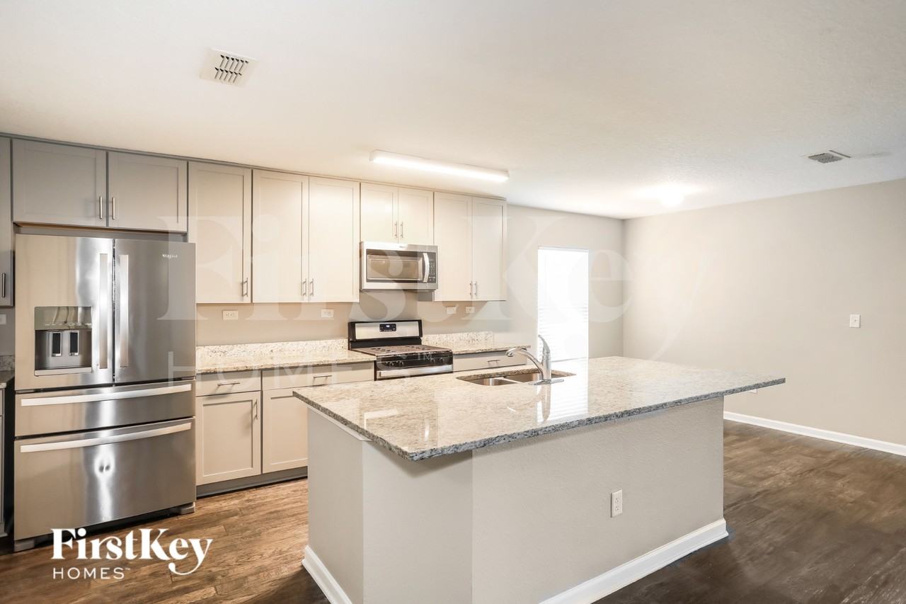 3031 Greywood Ln - Photo 7 of 19