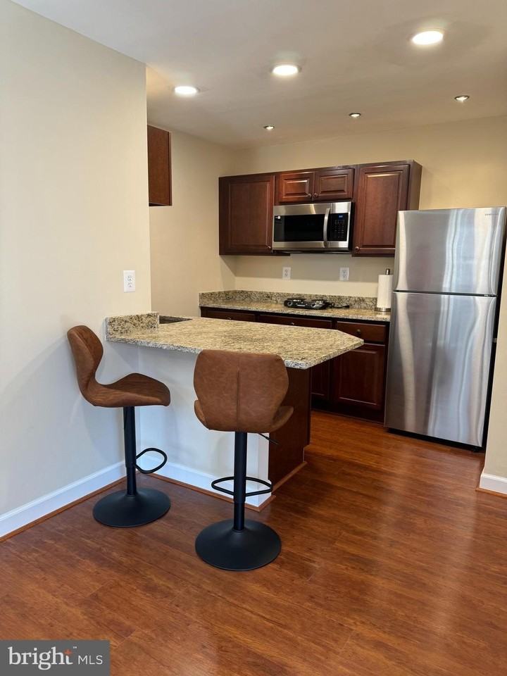 16492 Steerage Cir - Photo 3 of 33