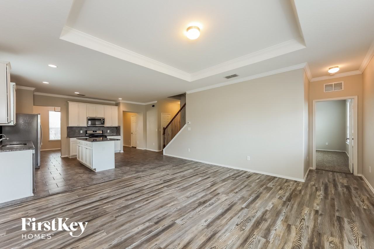 7111 Marina Del Rey - Photo 4 of 15