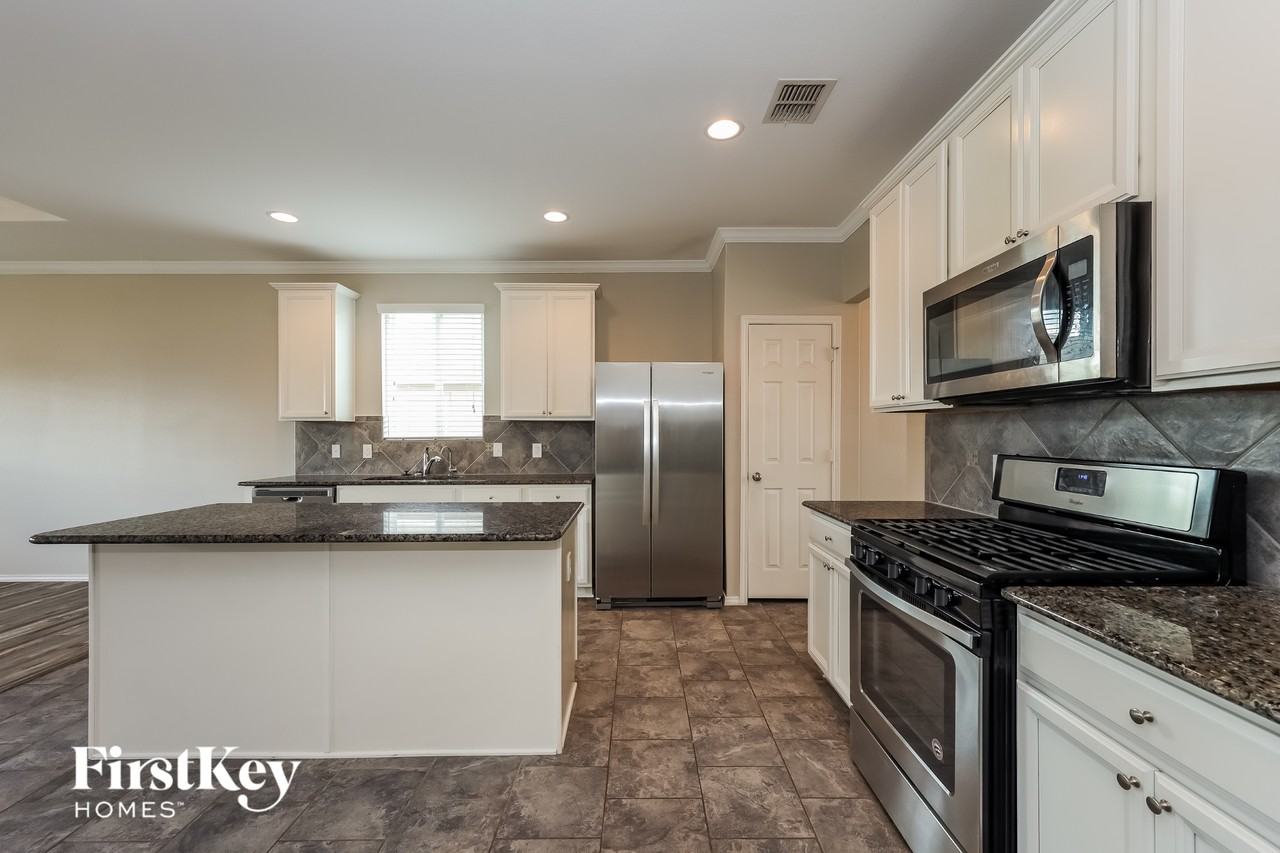 7111 Marina Del Rey - Photo 7 of 15