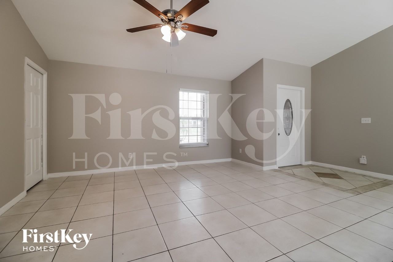 2710 22nd St W - Photo 4 of 15