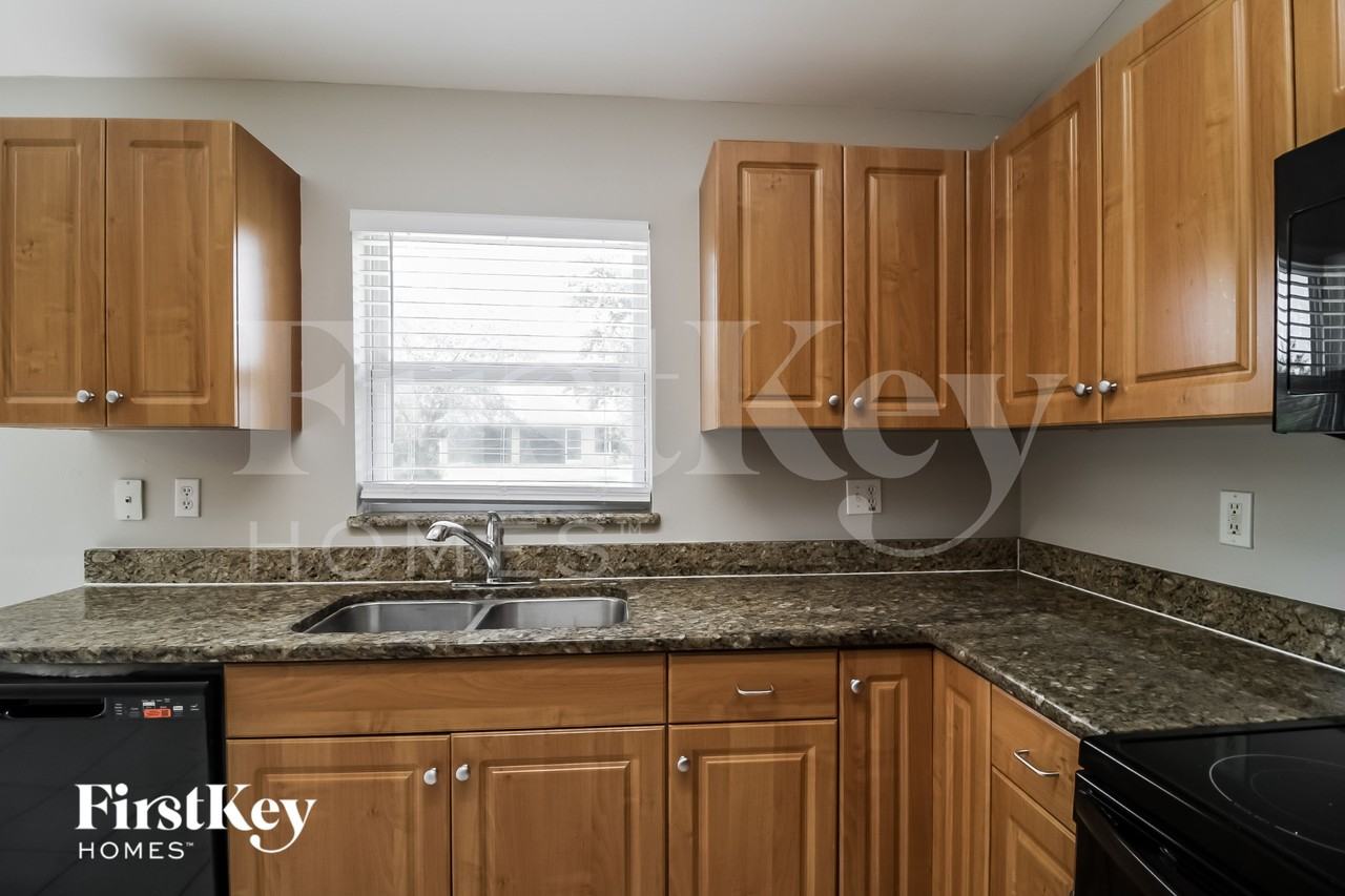 2710 22nd St W - Photo 7 of 15