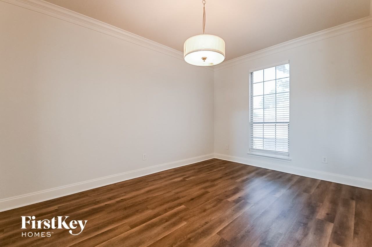 8606 Granville Dr - Photo 6 of 15