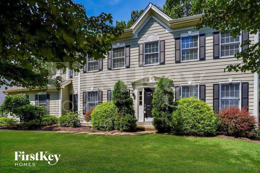 16030 Surfview Ct - Photo 2 of 15