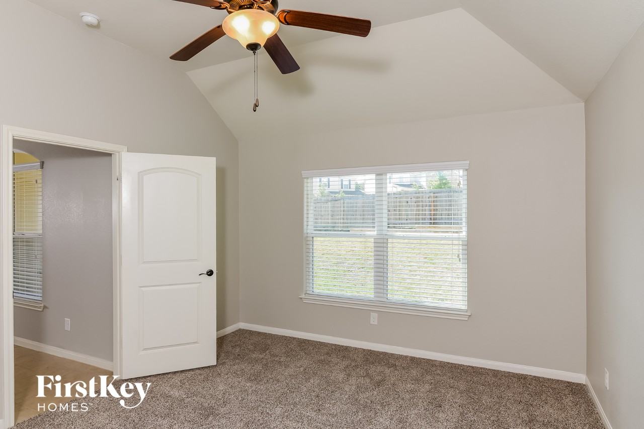 12708 Shoreline Dr - Photo 7 of 15