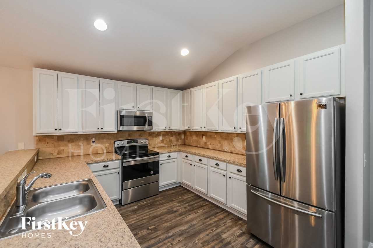 627 Arborwood Dr - Photo 7 of 18