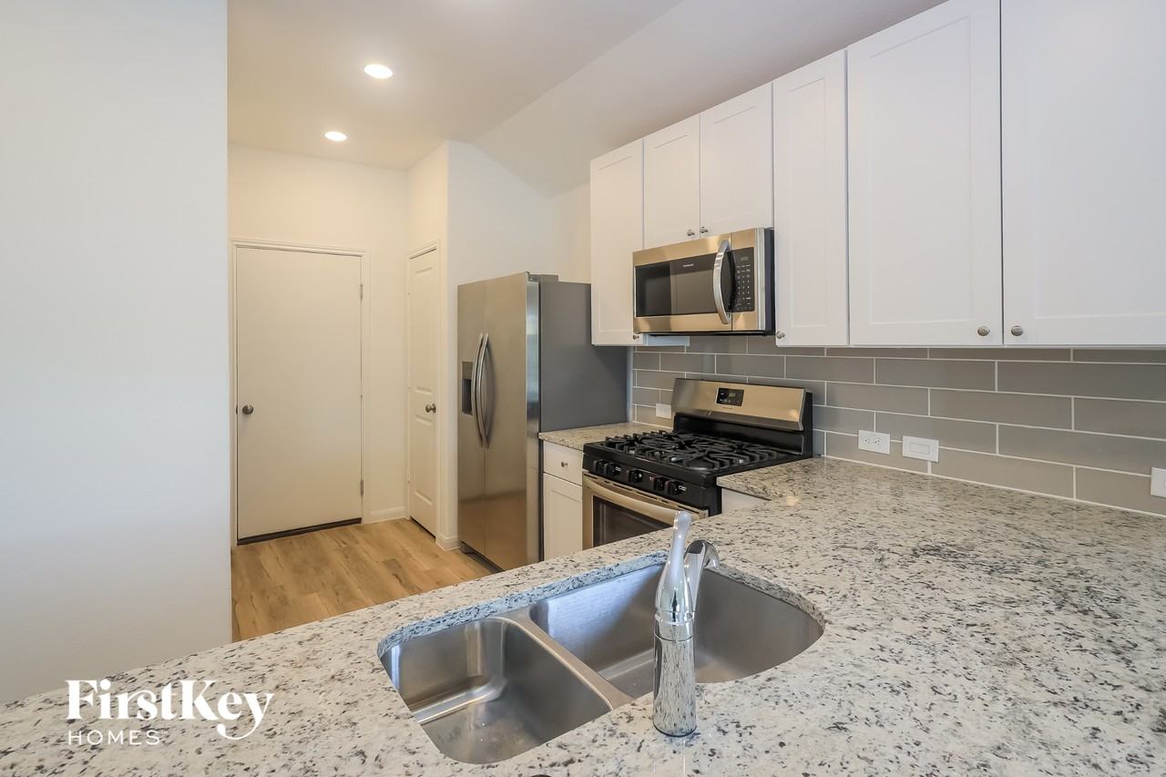 1710 Morse Way - Photo 5 of 15