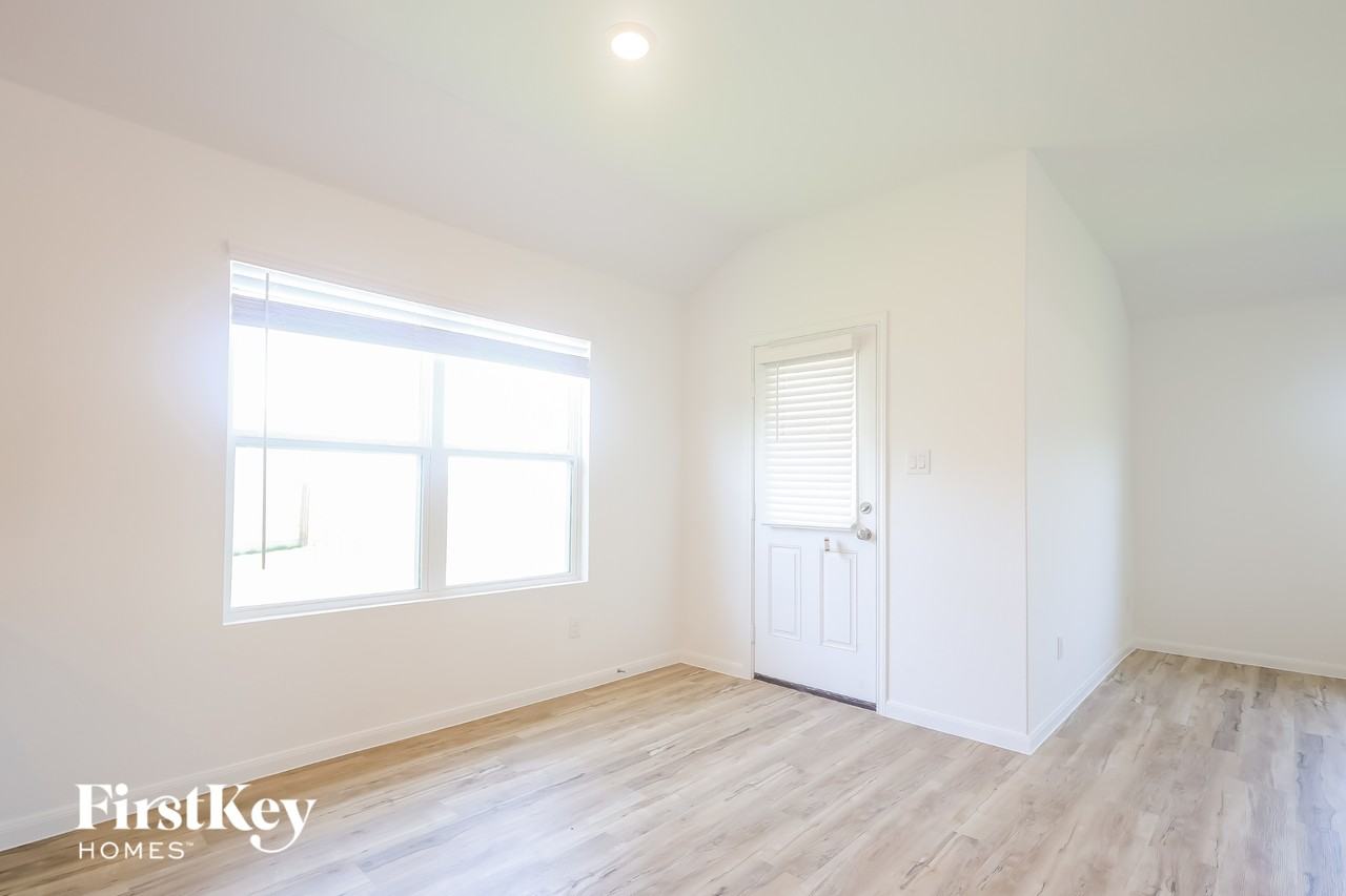 1710 Morse Way - Photo 7 of 15