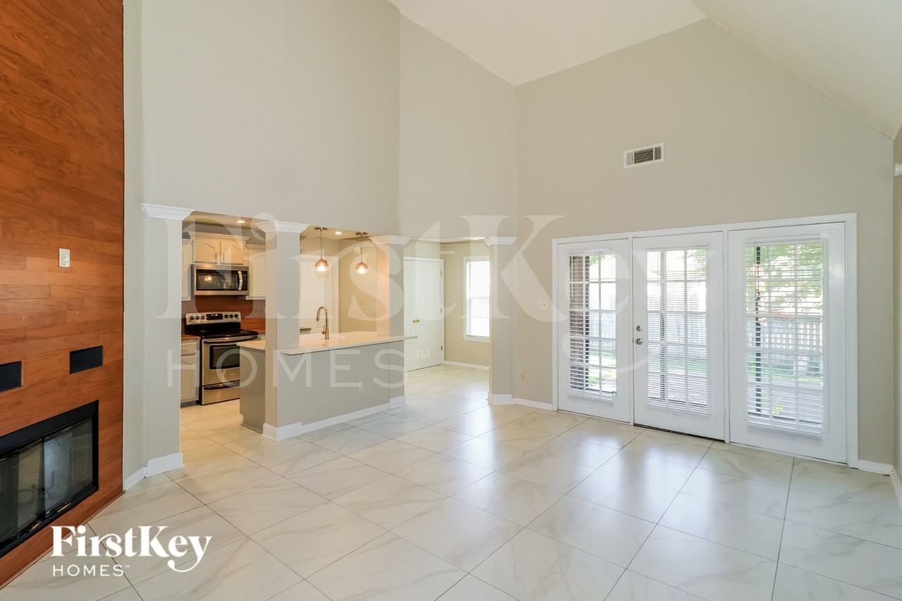 1004 Appling Meadow Dr - Photo 3 of 15