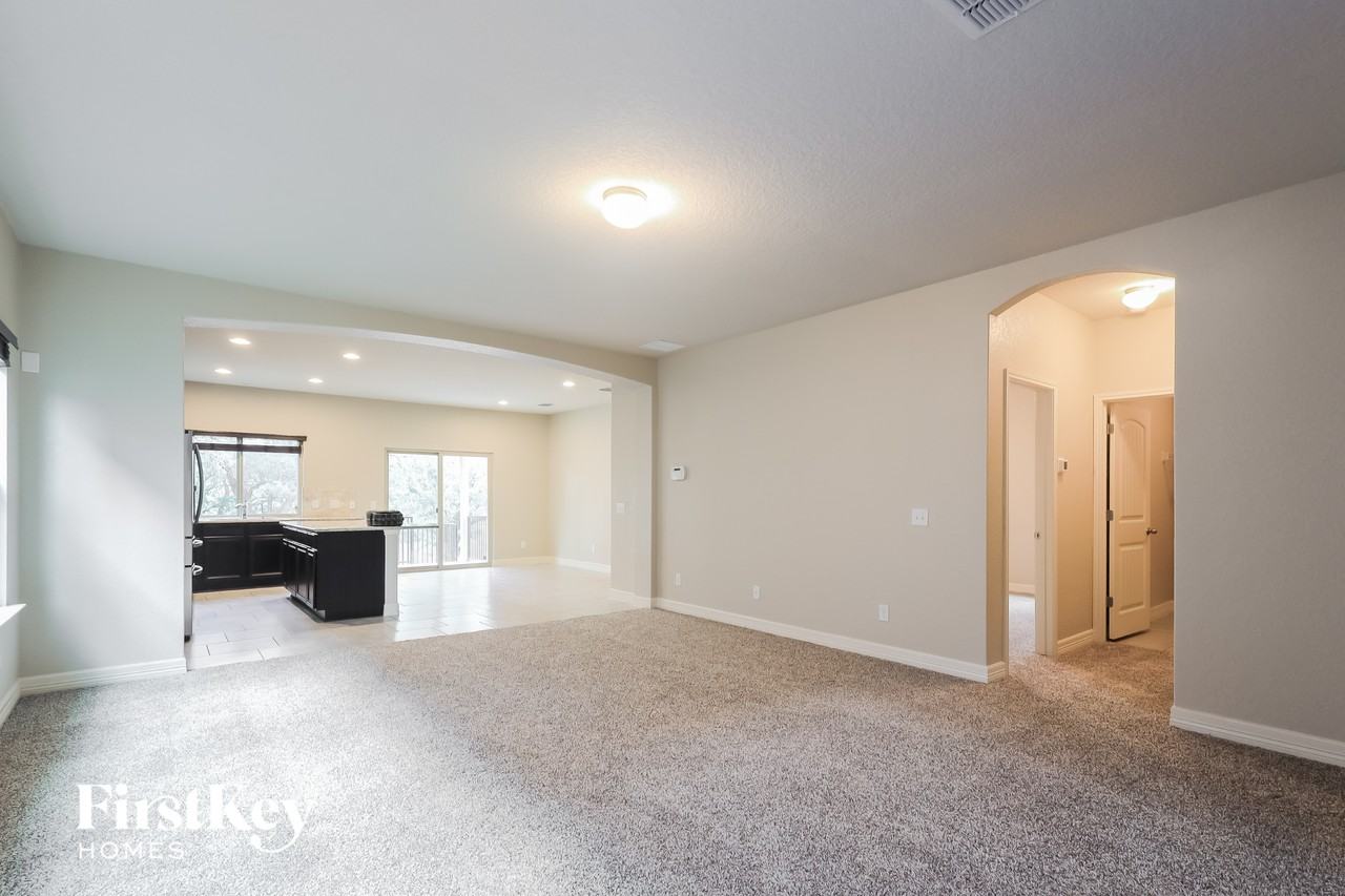 9822 Rousseau - Photo 2 of 15