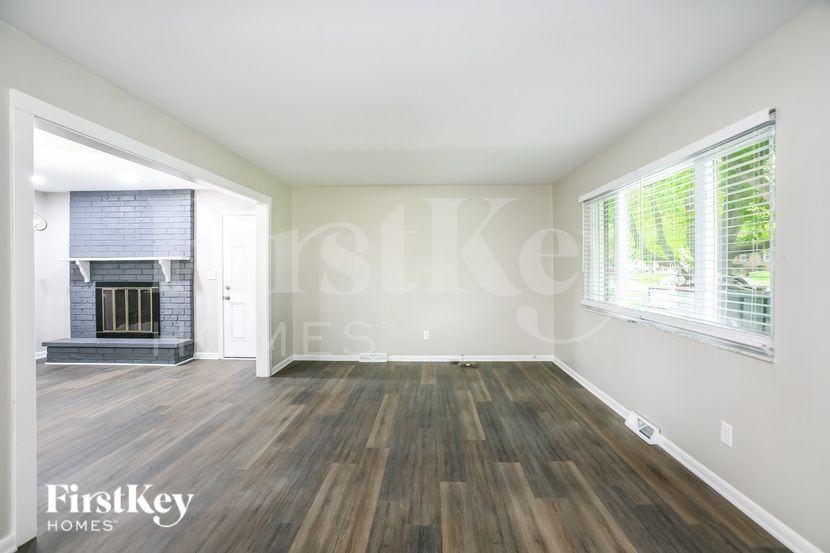 6050 Northland Road - Photo 3 of 15