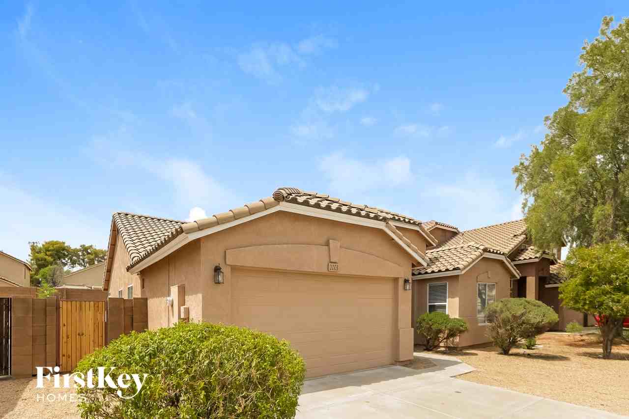 2003 W Burgess Ln - Photo 2 of 15