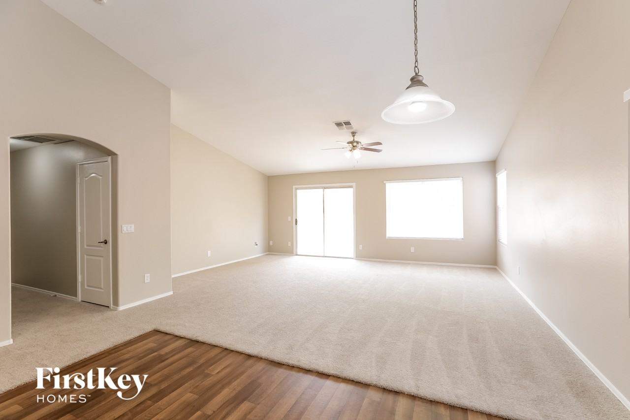 2003 W Burgess Ln - Photo 5 of 15