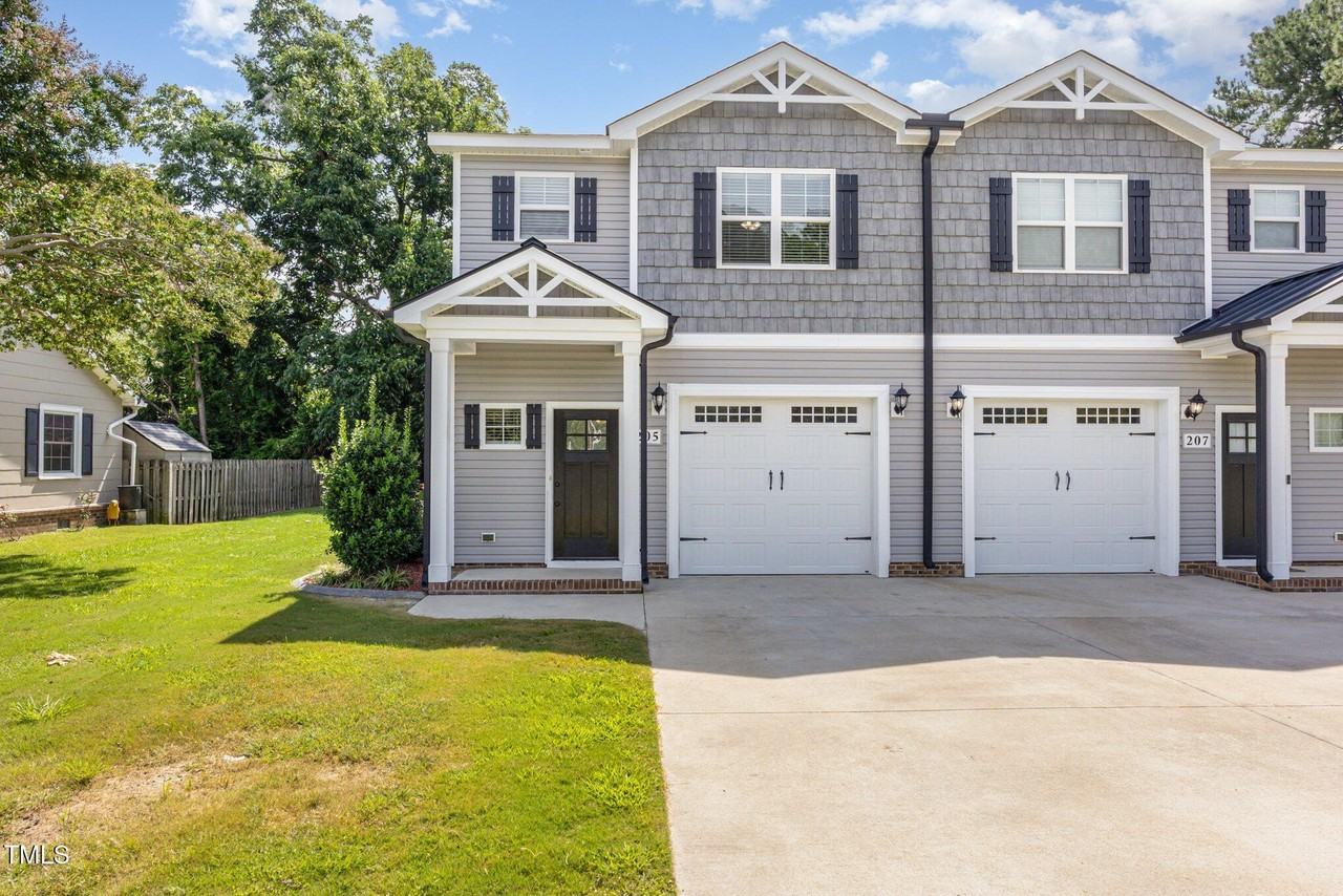 205 S Walnut St - Photo 2 of 16