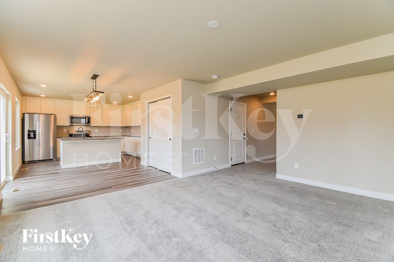 10081 Luneth Dr - Photo 3 of 15