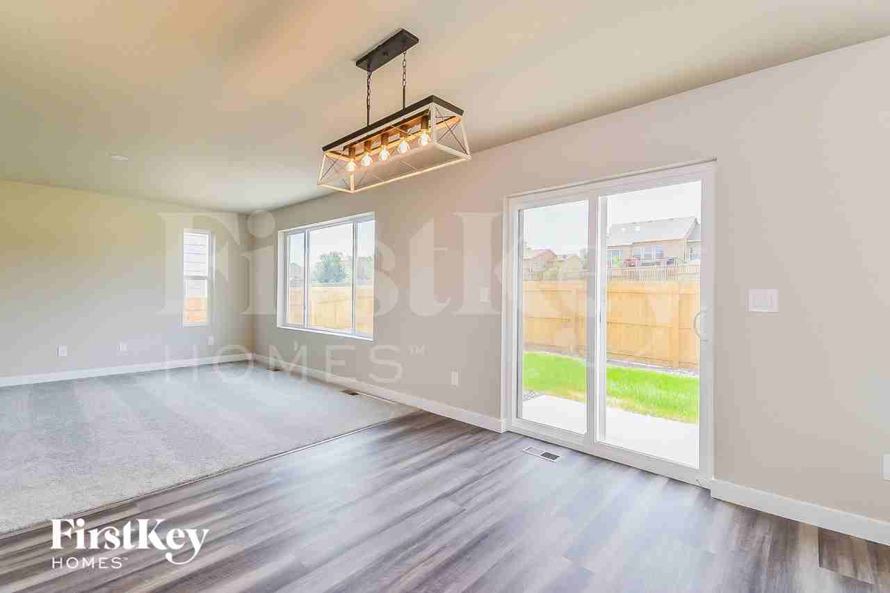 10081 Luneth Dr - Photo 4 of 15