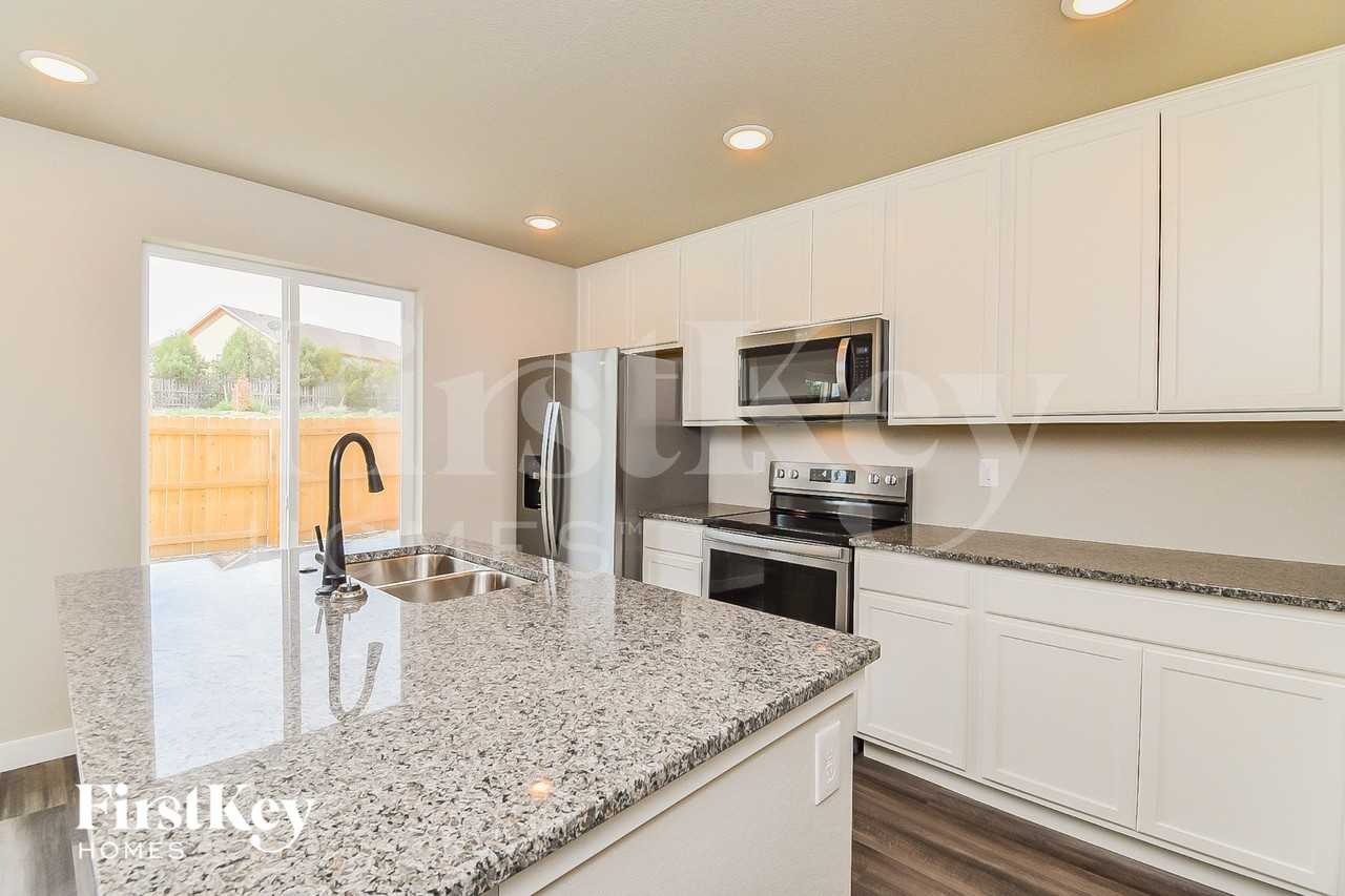 10081 Luneth Dr - Photo 6 of 15