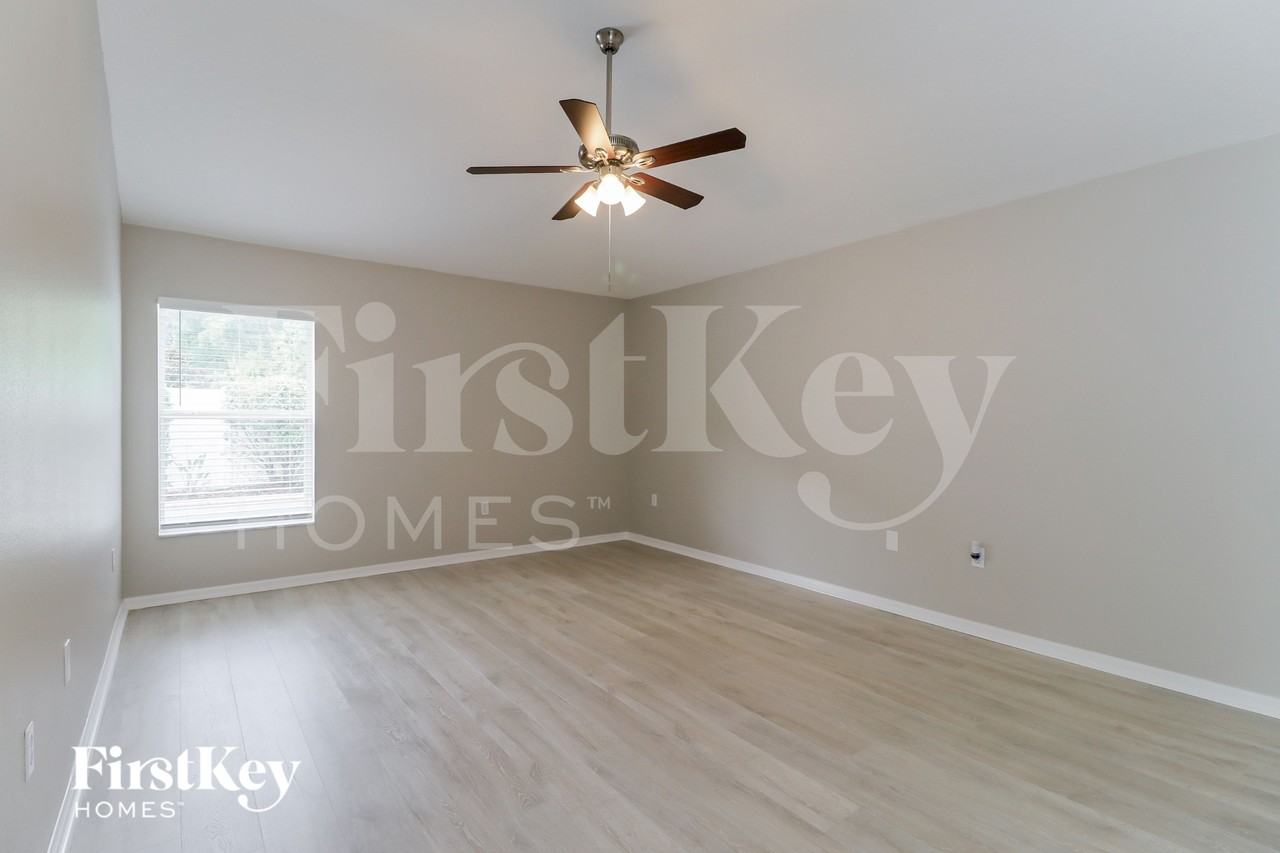 18356 Cypress Bay Parkway - Photo 7 of 15