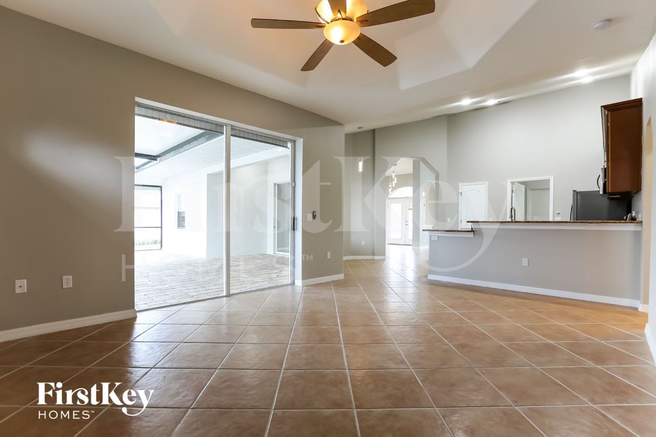 7224 Sussex Ln - Photo 6 of 15