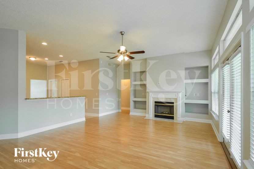 112 Glen Oaks Dr - Photo 4 of 15