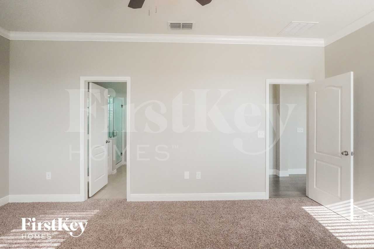 11400 Wishing Well Ln - Photo 5 of 15