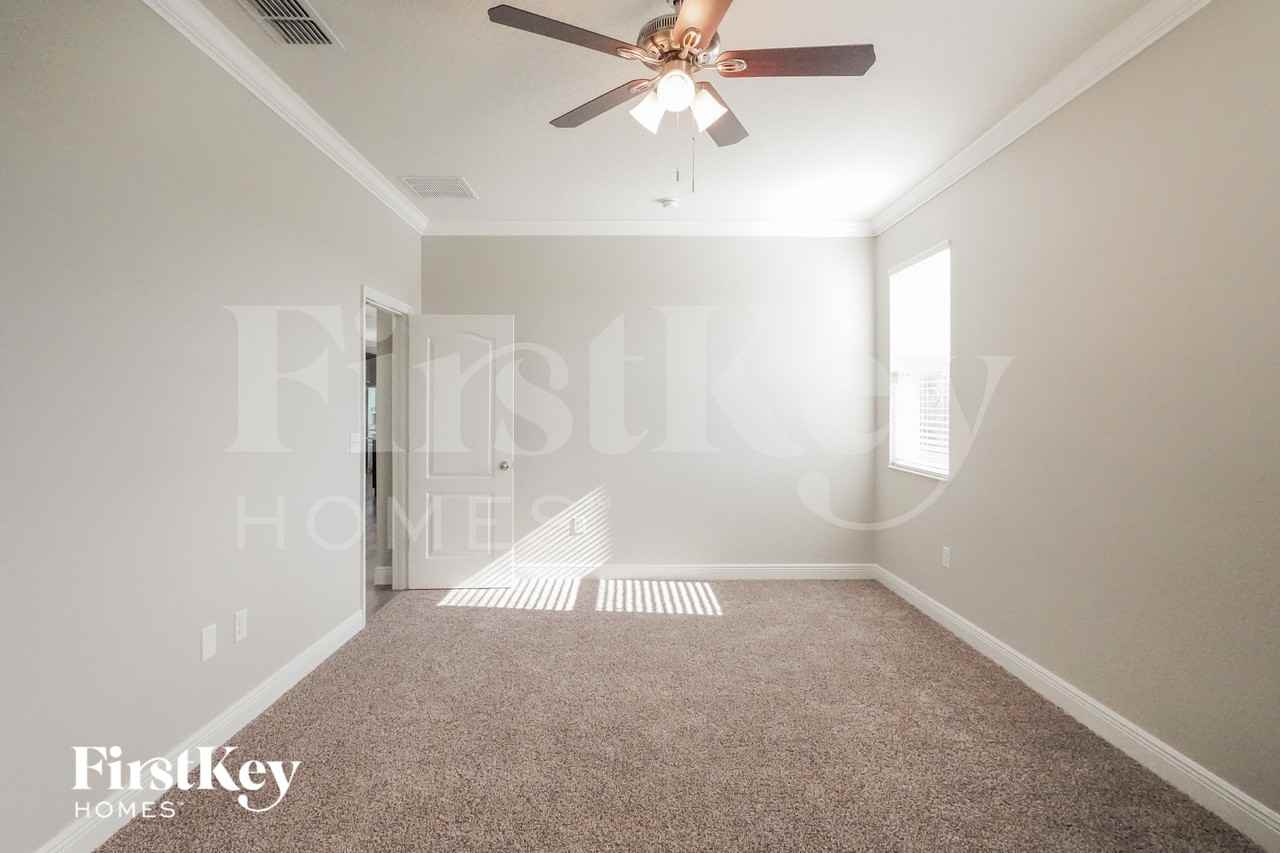 11400 Wishing Well Ln - Photo 6 of 15