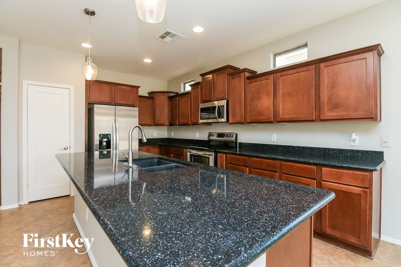 4946 E Del Rio Dr - Photo 7 of 15