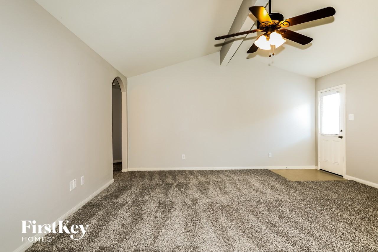 22422 Base Light Dr - Photo 2 of 15