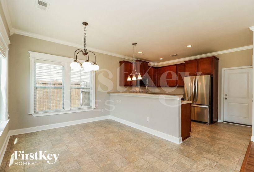 3851 Annapolis Way - Photo 5 of 15