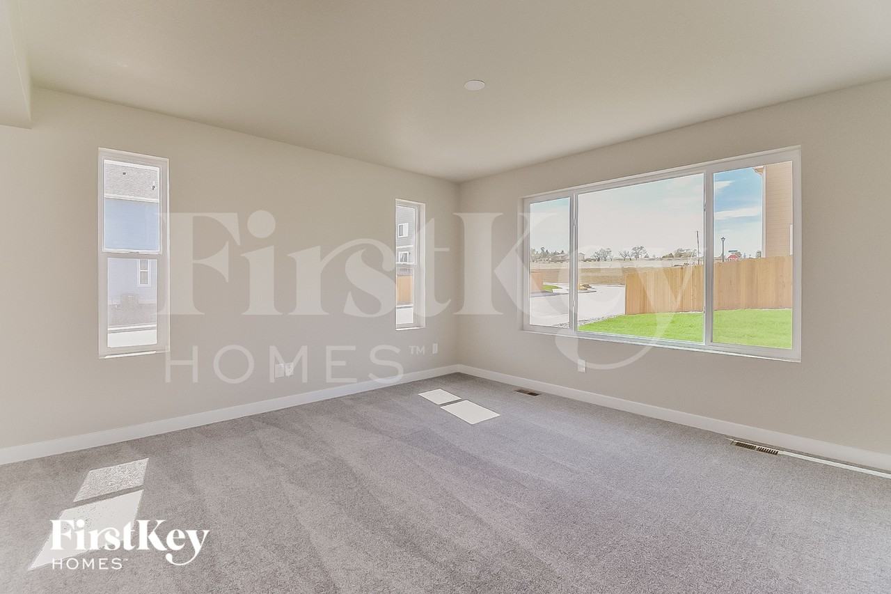 10393 Luneth Dr - Photo 2 of 15