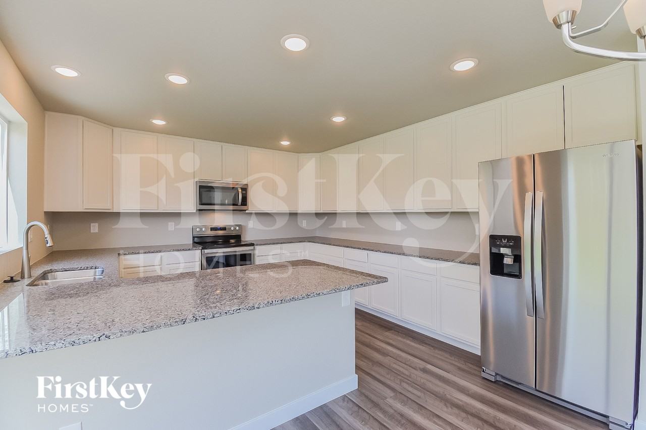 10393 Luneth Dr - Photo 5 of 15