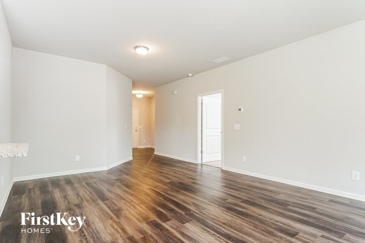 1025 Parkers Cv - Photo 5 of 15