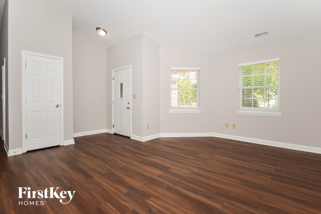 1050 Oak Leaf Road - Photo 3 of 15