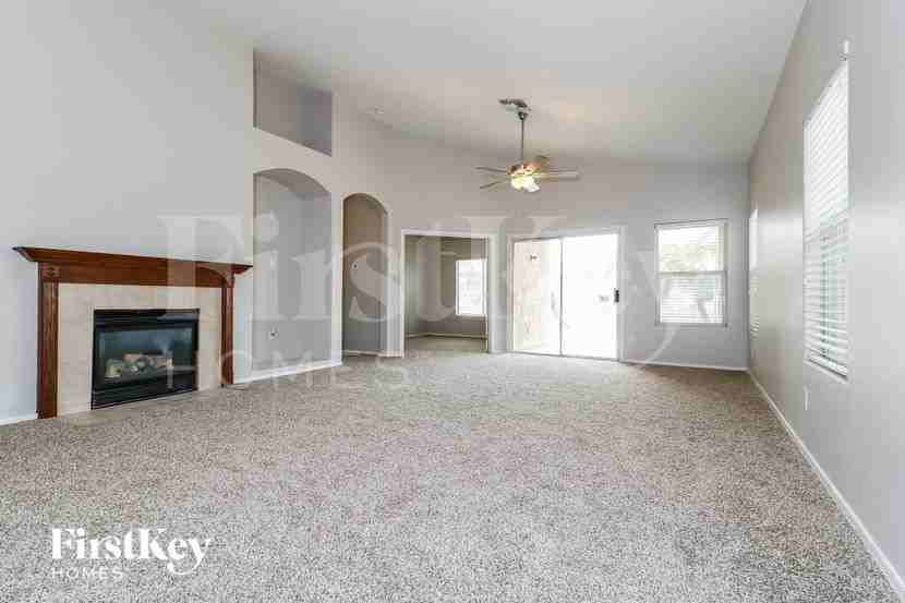 10802 W Granada Rd - Photo 3 of 15