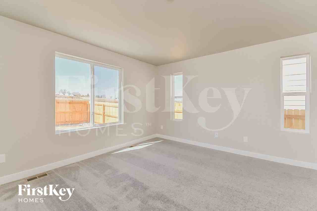10471 Horton Dr - Photo 3 of 15