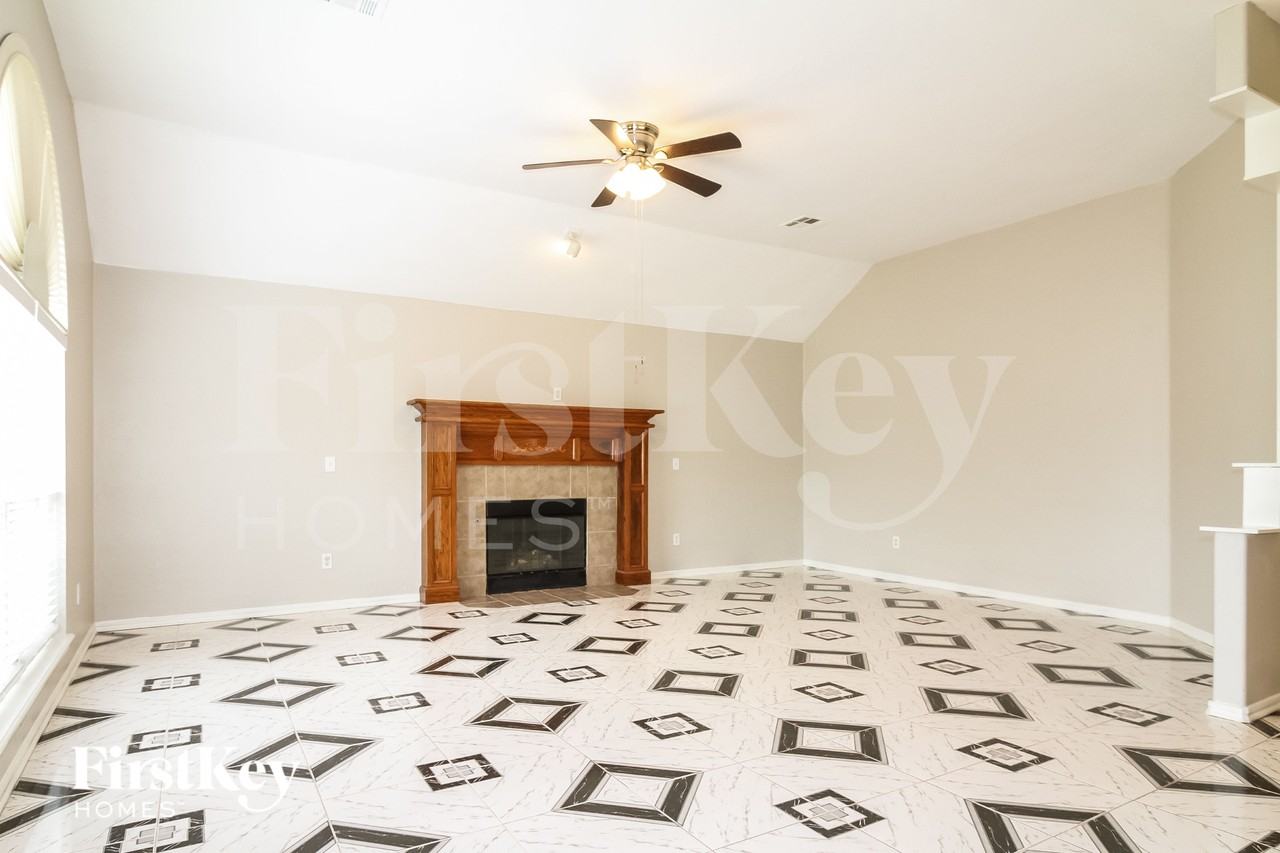 9400 S Country Club Dr - Photo 2 of 18