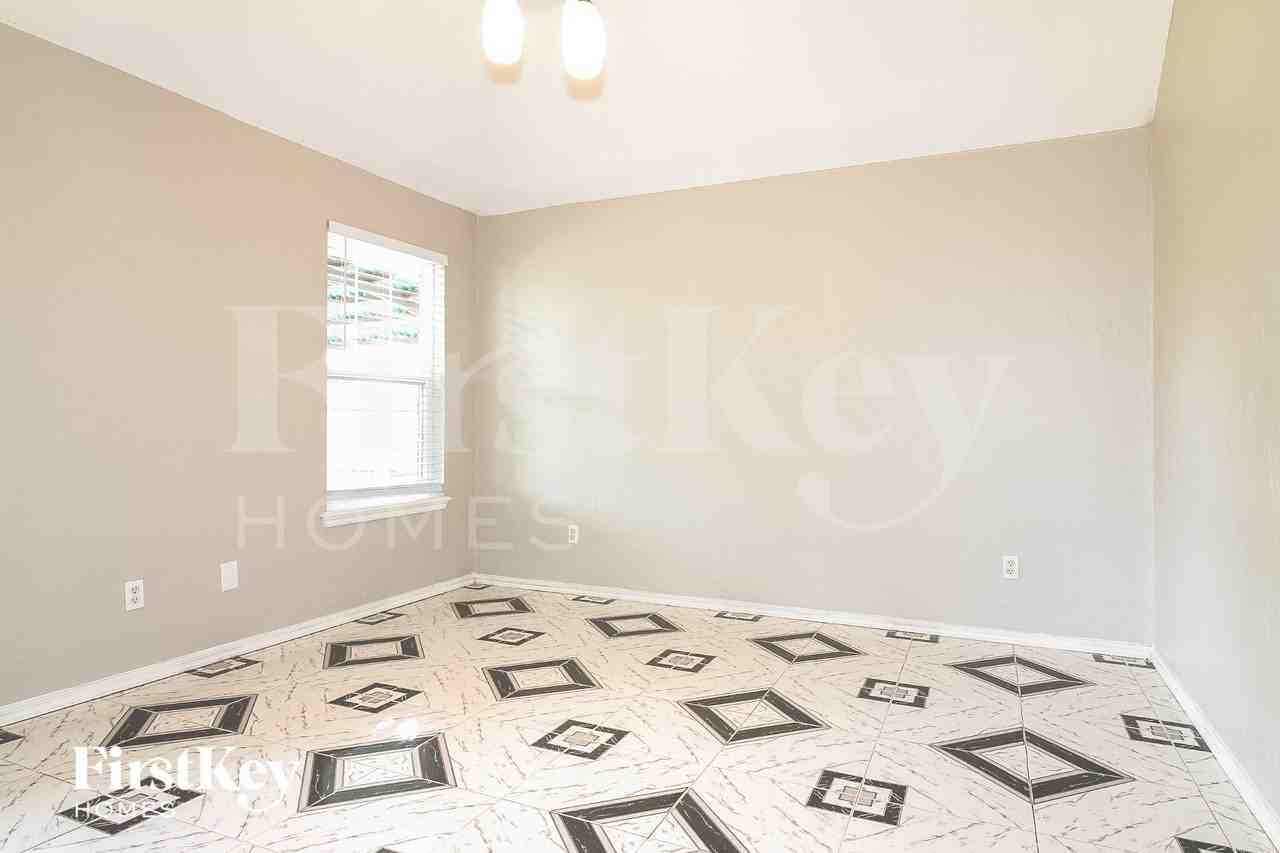 9400 S Country Club Dr - Photo 3 of 18