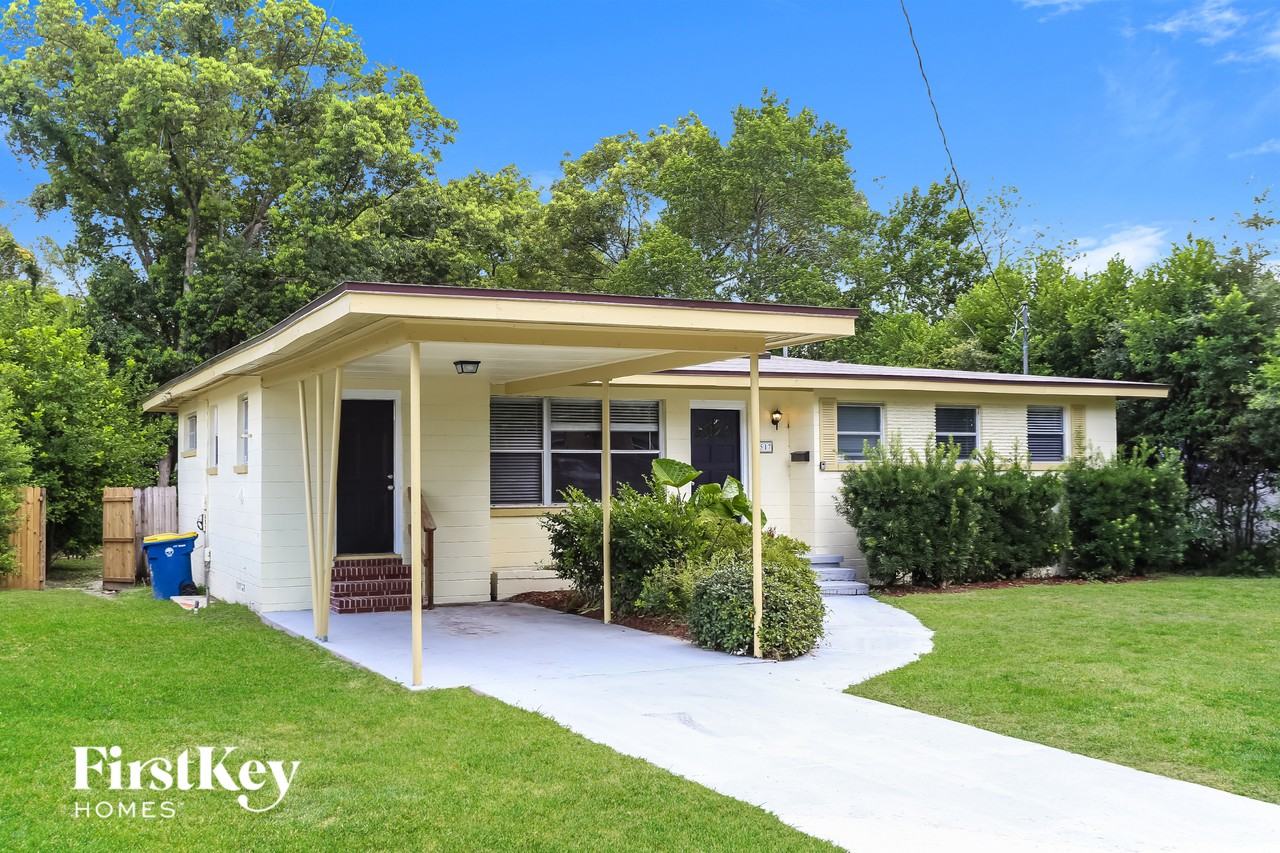 2517 Columbine Drive - Photo 2 of 15