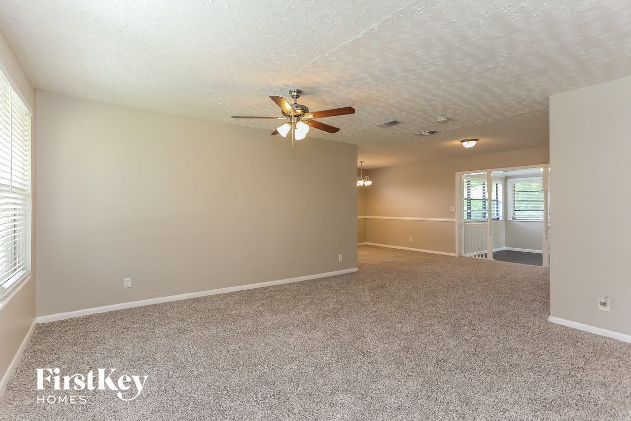 2517 Columbine Drive - Photo 4 of 15