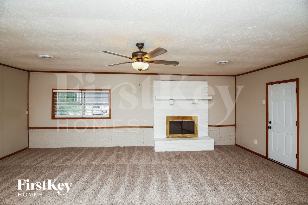 2422 Chestnut Log Ln - Photo 6 of 18